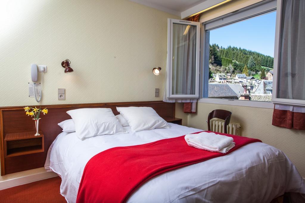 Hotel Beausejour Chaudes-Aigues Oda fotoğraf